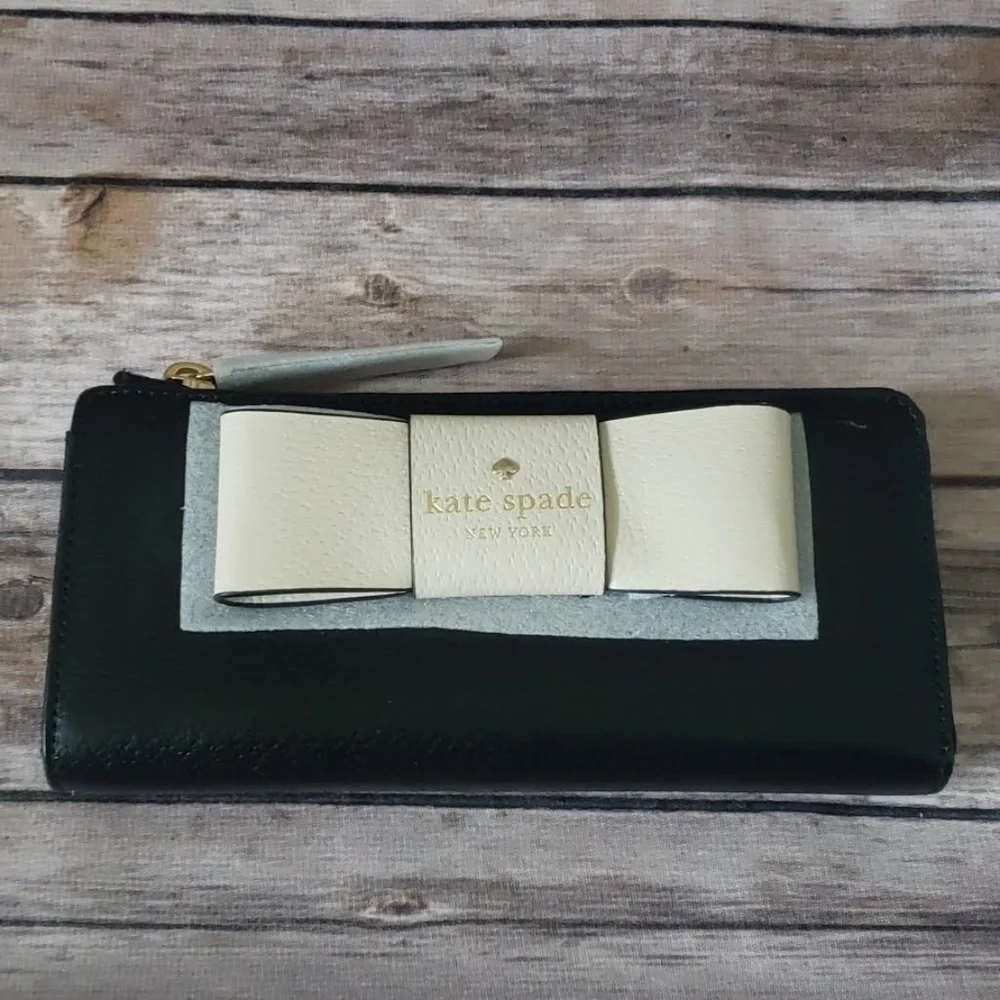 kate spade Matthews Street Nisha black wallet NWT